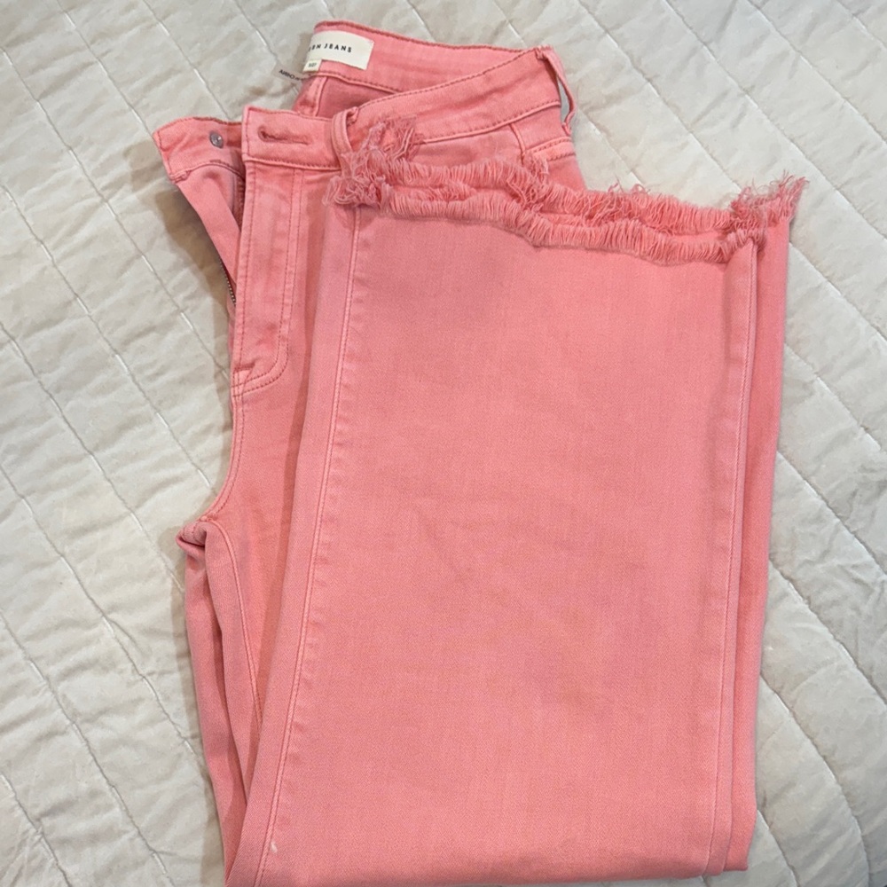 Frayed Hem Pink Cropped Jeans